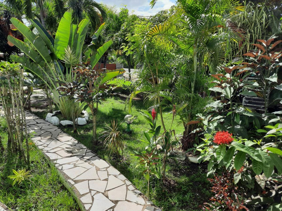 Appartamento Le Jardin De Massieux Bouillante Esterno foto