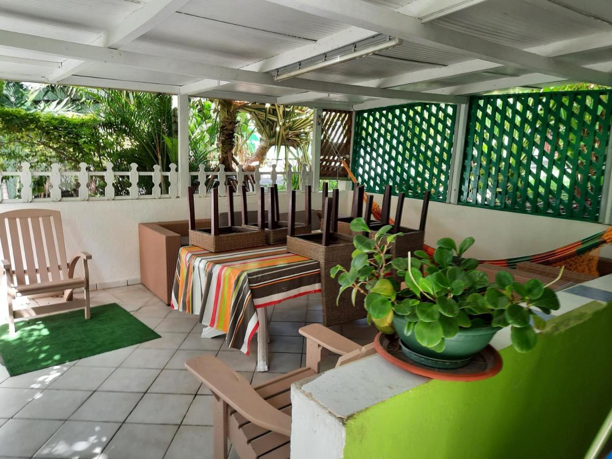 Appartamento Le Jardin De Massieux Bouillante Esterno foto